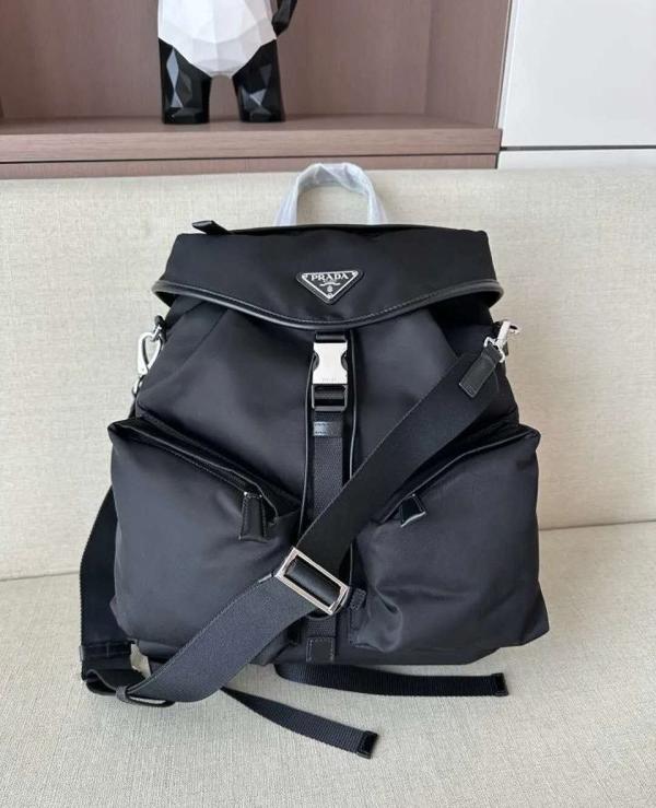 프** 리나일론 가죽 백팩