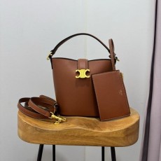 셀** 루이즈 스몰