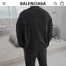 발**** 엠보로고 피그먼트 오버핏 맨투맨