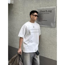 크* 큐빅 스크래치 레터링 티셔츠