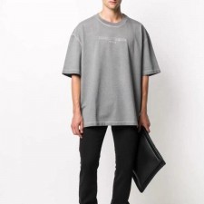 메* 마르지엘라 피그먼트 레터링 자수 티셔츠