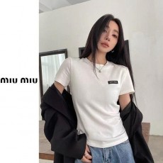 미*** 블랙 로고 반팔티