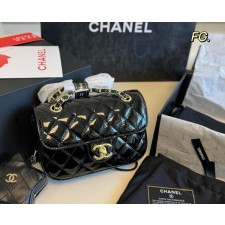 샤* 크루즈 클래식 플랩백 스타코인 펄스 블랙