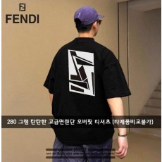 펜* 백 블록 오버핏 티셔츠