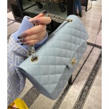 샤* 클래식 미디움 플랩백 캐비어 그레인드 카프스킨 골드 메탈 라이트블루 풀박스 고급