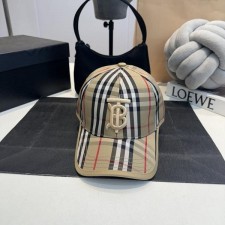 버** 모노그램 자수 체크 볼캡수입