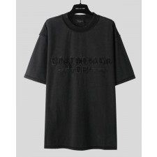 발**** 아플리케자수 컷팅 반팔 티셔츠