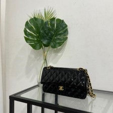 샤* 카프스킨 페이던트 플랩백