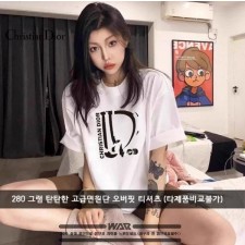 디* 별빛 레터링 로고 오버핏 티셔츠