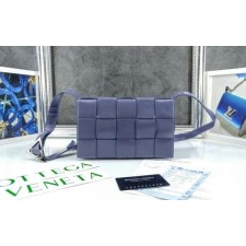 보** 맥시 인트레치아노 우븐 숄더백 667298