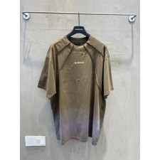 발**** 페인팅 데미지 반팔 티셔츠