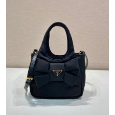 프** 트라이앵글 로고 리본 장식 패딩 리나일론 미니 토트백 크로스백 풀박스