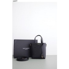 생** 박스 가죽 소재의 생 로랑 토이 쇼퍼