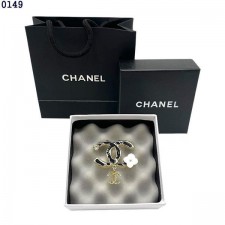 샤* CC 블랙 골드 로고 브로치