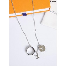 루* 모노그램 참 네크리스