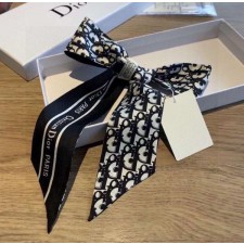 디* 오블리크 레터링 블랙 방도 스카프