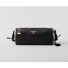 프** 자물쇠가 있는 미디엄 리나일론 및 가죽 숄더백 풀박스