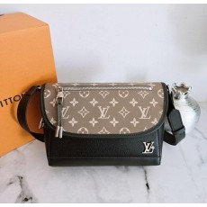 루* 고급 펄스 웨어러블 월릿 크로스 M12618