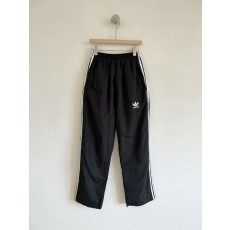 발**** x 아*** OG 삼선 트랙수트 팬츠  수입