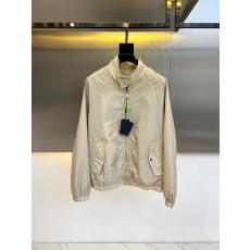 프** 트라이앵글 백로고 자켓