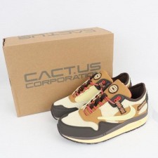 나** 트레비스 스캇 에어맥스1