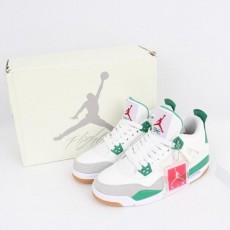 나** 조던4 SB 레트로 파인 그린
