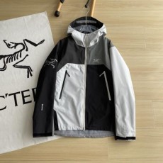 아**** x 빔* 베타 팬더 고어텍스 자켓  수입