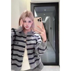 미*** 로고 패치 체크 라운드 가디건 수입풀