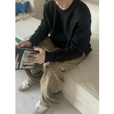 루* 전판 자수로고 니트