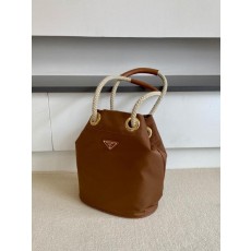 프** 마리너 리나일론 스몰 버킷백 (브라운) 1BE082