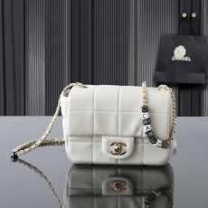 샤* 큐브 체인 플랩백