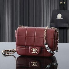 샤* 큐브 체인 플랩백