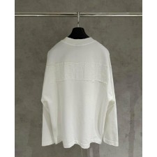 발**** 백로고패치 티셔츠