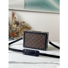 루* 마카사르 클러치